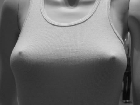 http://www.deedeeparis.com/blog/images/Miroir%20mon%20beau%20miroir/article_breasts.jpg