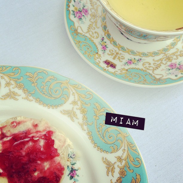 Renouer avec ses vieilles habitudes. #scones #tealover #london #orangery 