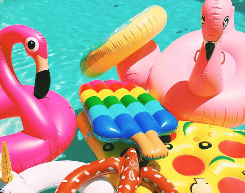 Topfunyy Lot de 2 bouées gonflables en forme de donut de 59,9 cm pour la natation, la natation, l'été, la plage, les jeux de fête, décoration de fête